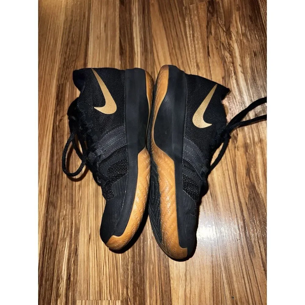 Nike Kyrie Flytrap Black-Metallic‎ Gold RARE Shoes Sneakers Boys 4Y 4 Youth